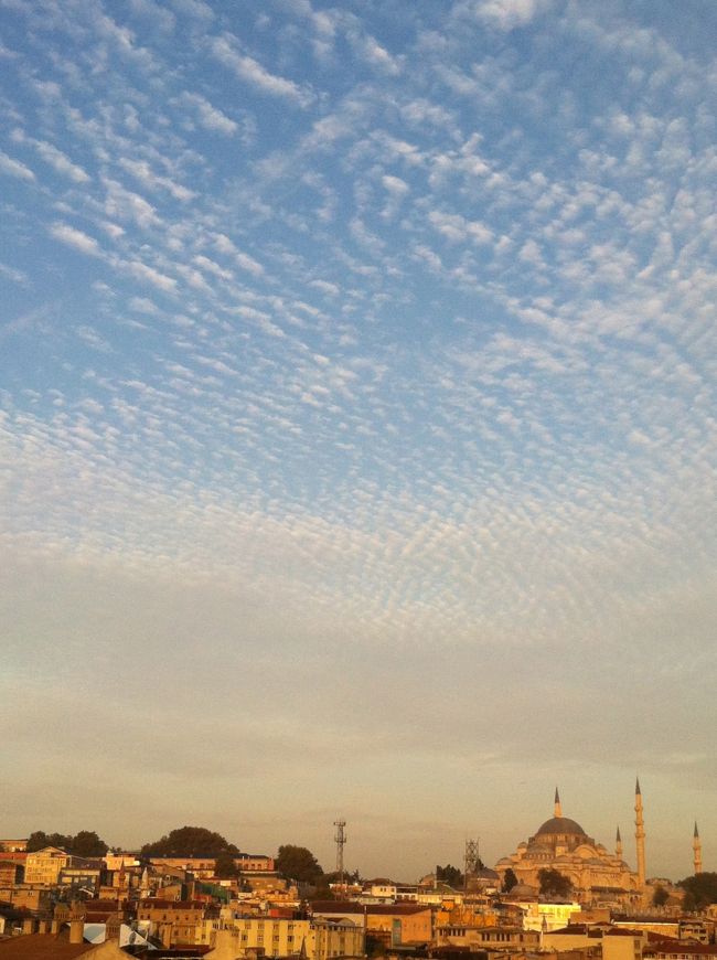 ブルーモスクも見えます。<br />泊まったホテルはレガシーオットマン