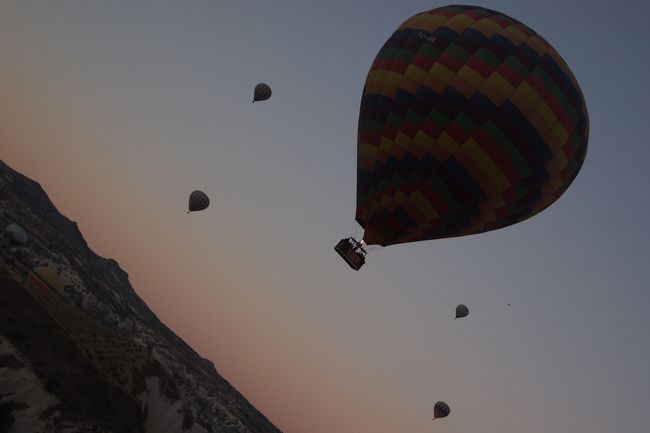 朝から気球に乗りに！寒いです。。