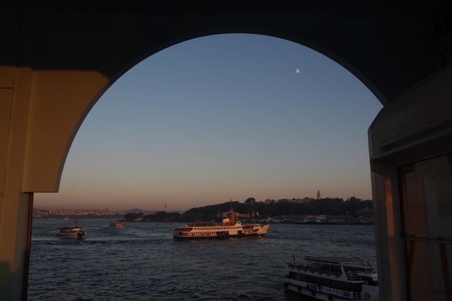 ボスフォラス海峡の上で