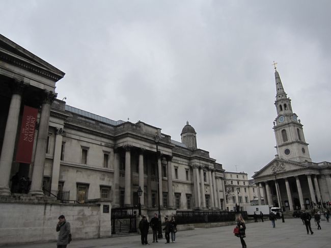 中は撮影禁止です。<br /><br />入口でイヤホンガイドを借りました。<br />英語は番号の付いている作品全てに説明があるようですが<br />日本語での説明は厳選された作品のみです。<br />それでも作品を見ながらところどころ説明聞いて<br />かなり時間がかかりました。<br /><br />本当に素敵な作品が多いです。