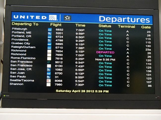 ニューアーカー空港にて、乗継。入国審査は若干混んでいた。そのため、審査待ちの列で、インド人家族が荷物を置いたまま列を離れていたら、セキュリティーのお姉さんがこれを発見して、これは誰のか、とても怒っていた。不審荷物にはかなり敏感になっていました。<br />乗継は、一度預け荷物をピックアップして、乗換口にて再度荷物を預ける。<br /><br />16：30　NEWARK着<br />21:55	NEWARK→SAO PAULO, BRAZIL