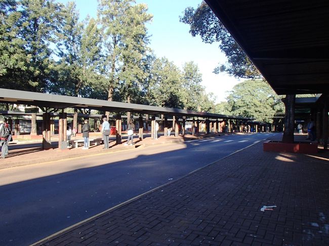 4/29　いざ、イグアスの滝へ。今日はブラジル側へ行く。まずは、T.T.U.(Terminal de Transporte Urbano)に向かう。