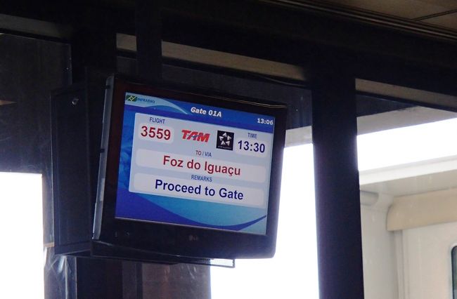 実は、何度か搭乗口が変わりました。特にアナウンスが流れたように思わないが…01Aという、お隣のゲートから、搭乗する。