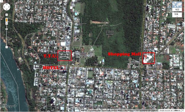 チェックイン後に、日常品を買い出しへ。ホテルから、1kmちょいのCataratas JL Shopping Mall<http://www.cataratasjlshopping.com.br/> へ。映画館もあり、そこそこ大きい。本日の夕食はここのフードコート。