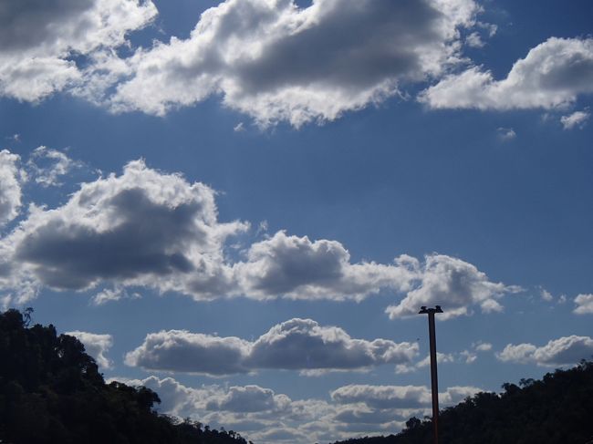 明日は晴天だと良いな〜と思った、本日の空模様。