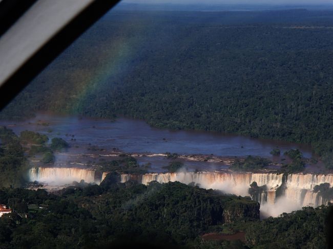 いよいよ、滝が見えてきた。