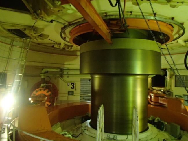 そして、高速で回転するタービンを見て、ツアーのハイライトが終了。