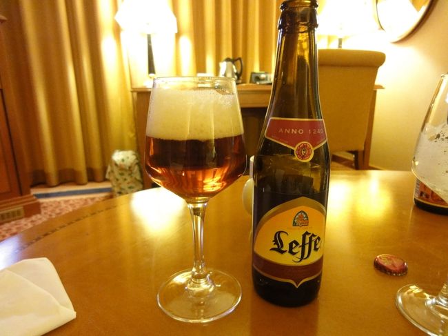 おまけの　レフ ルビー☆<br />こちらはツッパイ（汗）<br />やっぱりワタクシはホップの利いたビールが好きデス☆<br /><br />さて、明日はベルギーからオランダへ移ります。<br />世界一有名なウサコにも会いに行きますよ〜。<br />それではお休みなさい。<br />また次の旅ログで・・・。