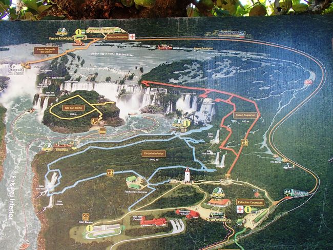 チェックイン後、時間は16時半。まだ時間があるので、Upper Trailへ。コースの目安は1時間で、650ｍとのこと。ちなみに車椅子でも行けるらしい。（バリアフリーなので）