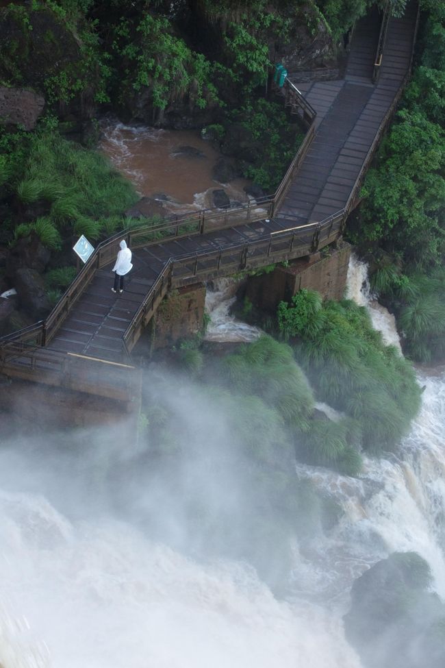 さすがにこの時間は、人は少ない。