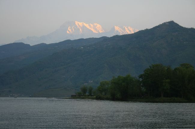 ポカラのペア湾より