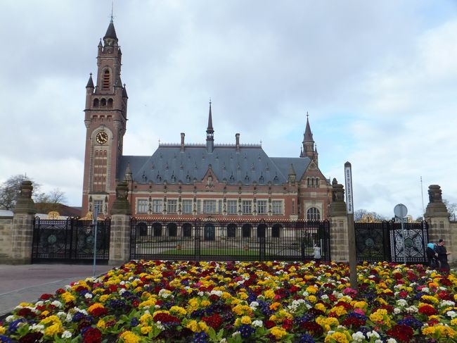 平和宮（国際司法裁判所）だったと思います。<br /><br />ニュースで聞くことがあって「私、見た！」とちょっと感激しました。