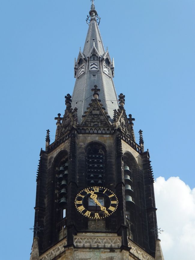 新教会の塔のアップ<br /><br />確か鐘が鳴ったと思います。