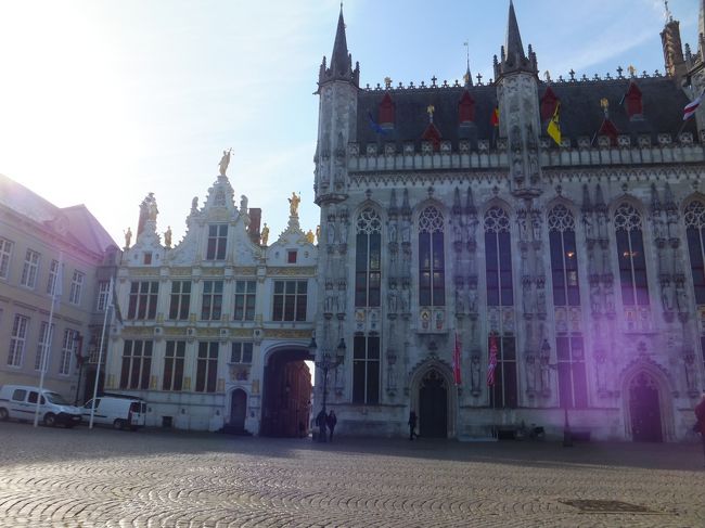 裁判所<br /><br />朝日が眩しすぎる！！