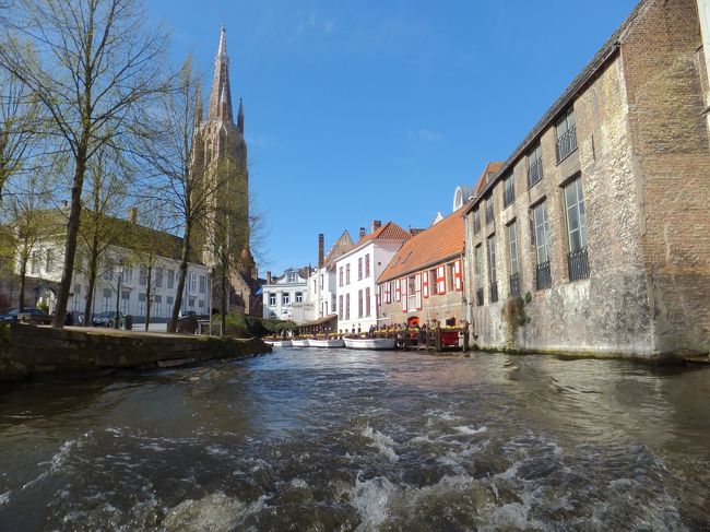 今度こそ！<br />思いっきり体をひねって　パチリ♪<br />隣に座ったＫ夫人が支えてくれました。感謝です<m(__)m>