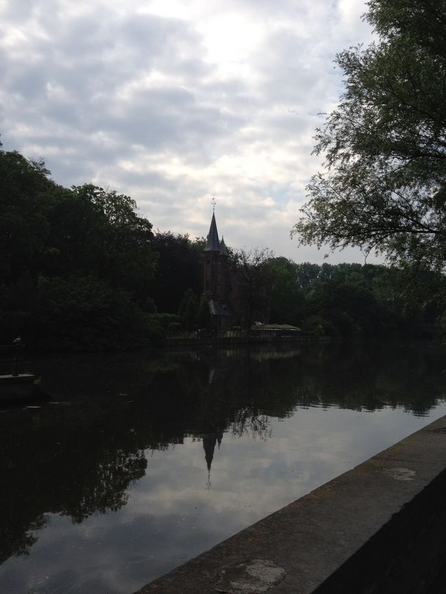 ブルージュ到着！！<br />船に乗りたいって事で、船乗り場を探します<br />景色がキレイで、テンション上がる♪