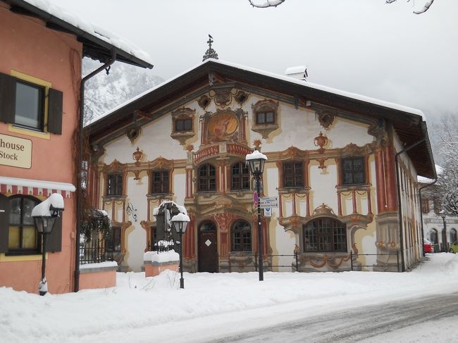 フレスコ画の家と聞いて今回のツアーで楽しみにしてたオーバーアマガウ。<br /><br />