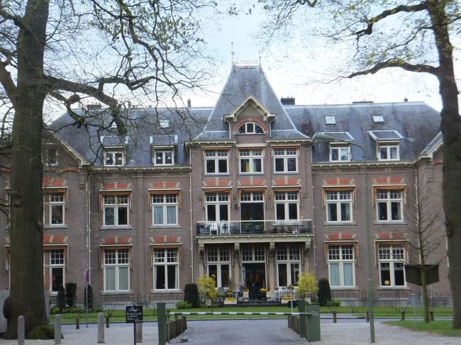 高級有名店（ホテル）を横目に急いで帰ります。<br /><br />５分前にホテルに到着！<br />コートなどを部屋に置いて、一番最後だったけど何とか間に合いました。