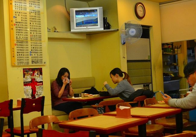 店で食べている子がかわいい！<br /><br />