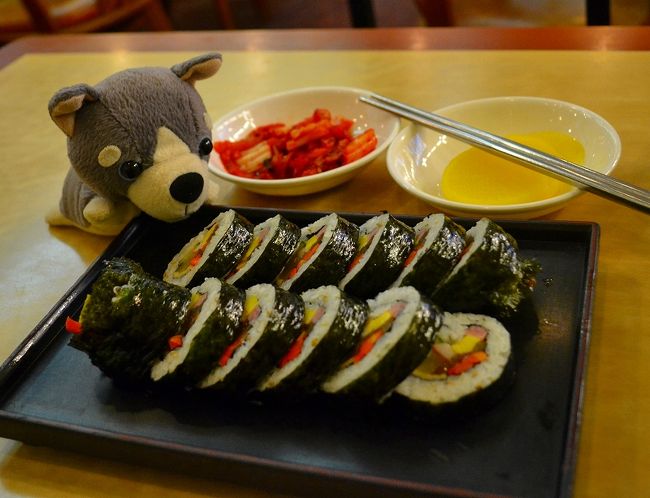 キンパッ、美味しいワン！！<br /><br />やはり、キンパッは出来立てがいい。<br />広蔵市場の、作り置きのやつとの比較。<br />