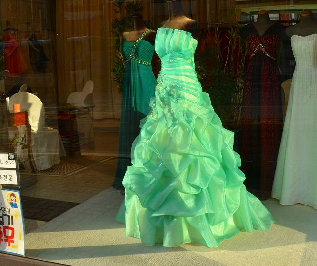 通称、ウェディング通りっていうらしいです。（本当）