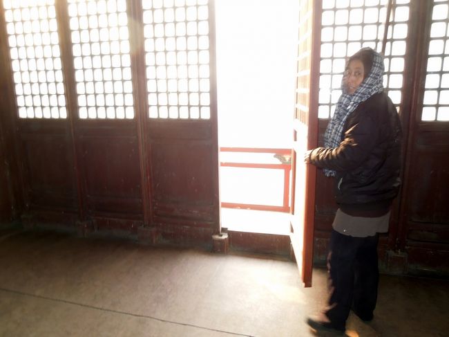 外のテラスに出る戸のカギも開けてくれました。<br />