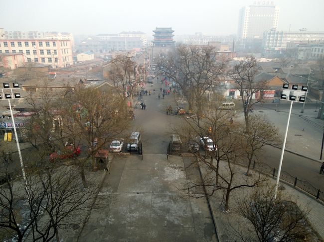 北側<br />宣化でお目当ての鐘楼の「清遠楼」が見えます。<br />