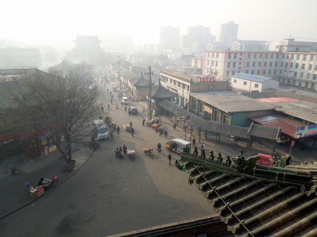 南側<br />鼓楼の鎮朔楼が見えます<br />