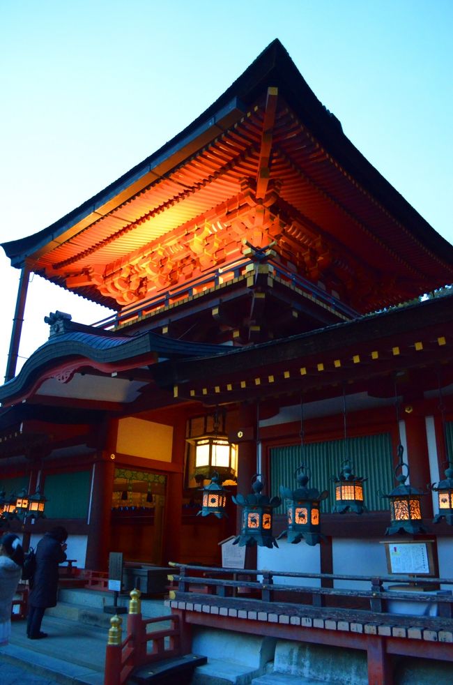 中門は御本殿の直前にある楼門。奥に御本殿があるそうです。