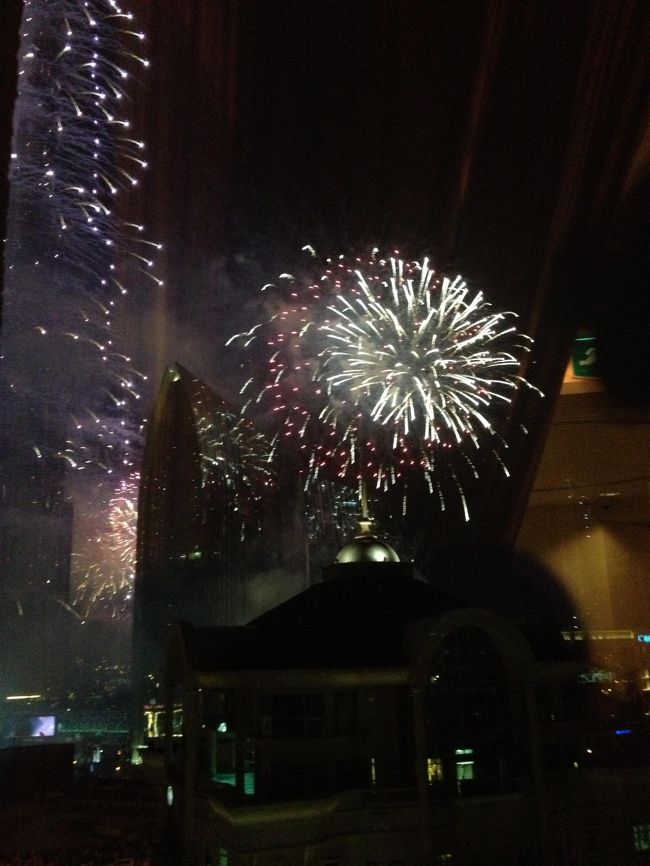 本当はもっといい場所から見たかったけど…<br />実は疲れてウトウトしてしまってｗｗ<br />花火の音で３人目が覚めたんです（笑）