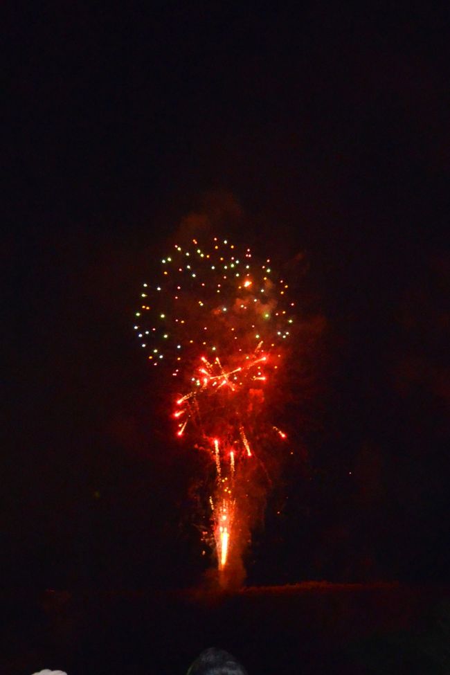 たくさん打ち上げられた中にハート型の花火もあったけれど、写真に収められなかった(-_-;)