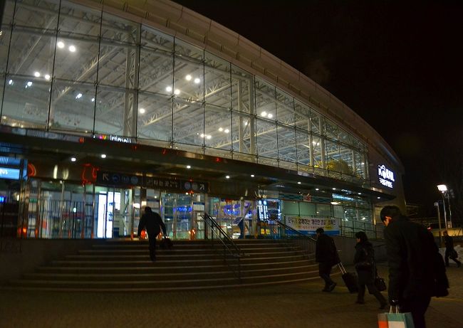 なかなかかっこいい駅なんですわ。<br />