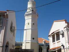 アチェ　モスク　スマトラ島のアチェから移り住んだ裕福なアラブ商人が1808年に建てたモスク。