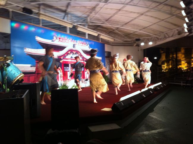 ホテルの民芸ショーが20時から!!急いでホテルに帰りました。<br />これは楽しい。はじめは沖縄民謡で何も思わなかったけどどんどん激しい踊りと内容に。