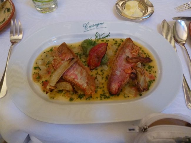 メインはお魚（red mullet）<br /><br />プリっと肉厚でおいしい！<br /><br />