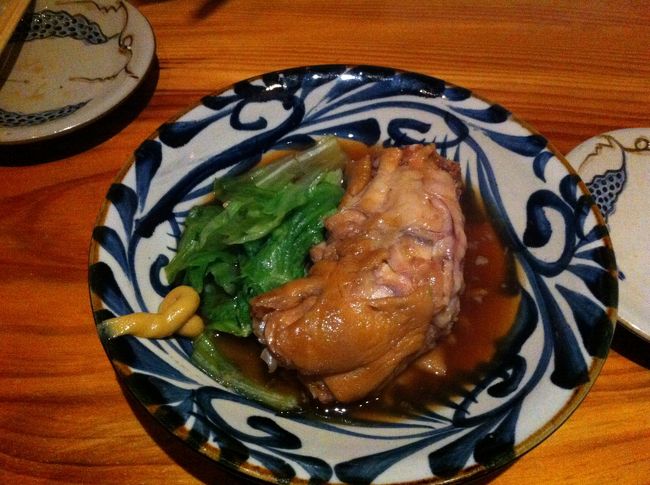 てびち。どうしても食べたかった一品。それなりに美味しかったけど特別メニューで2000円くらいで高い！！<br />この呼び込みで入ったお店はとっても高くて味はイマイチでした。。。<br />