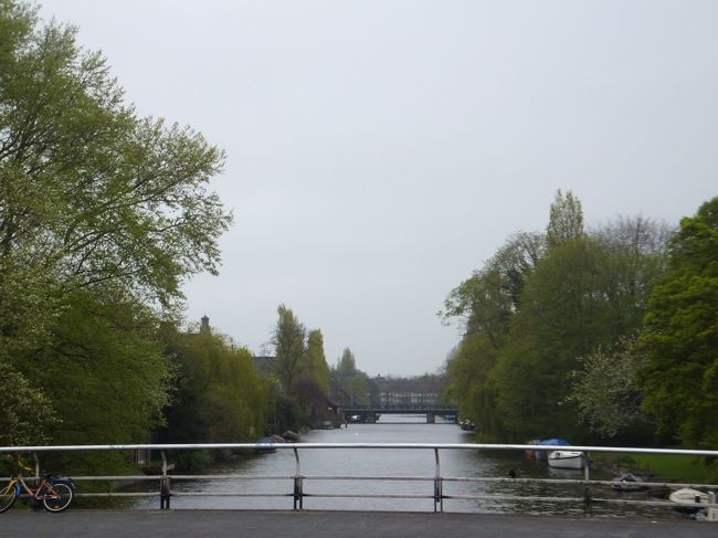 ワンブロック程度歩いてホテルに戻りました。<br />雨降りなので寒いです(^_^;)