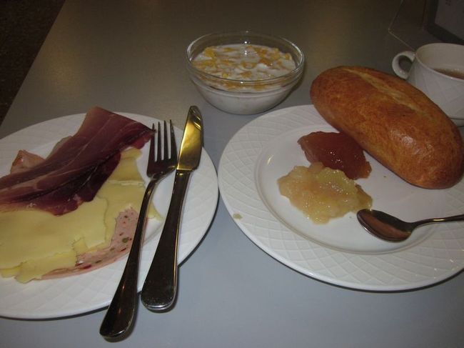 今回あまりきちんとした食事をとっていないので、おいしくいただきます。