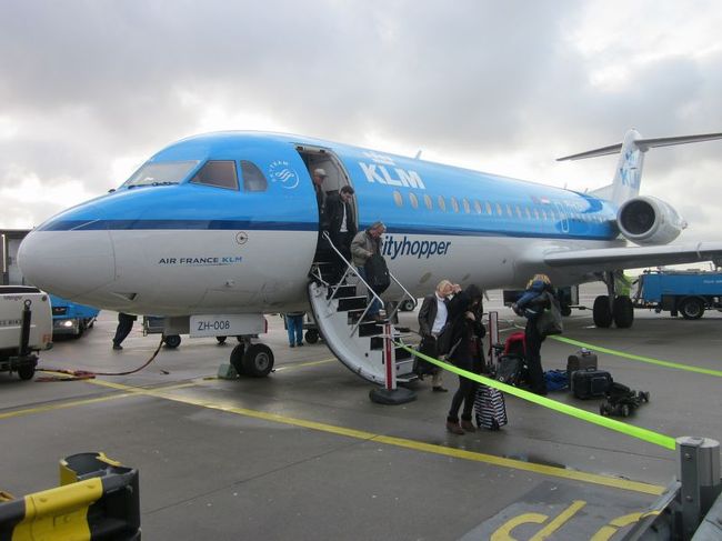 約1時間でアムステルダムに到着です。