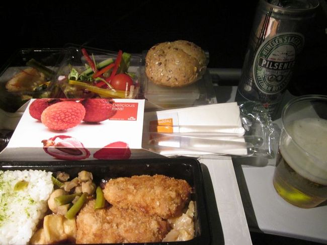 機内食もおいしくいただきました。