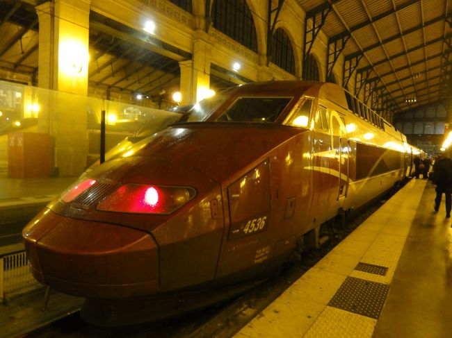 「タリス」　です。<br /><br /><br />フランス・ベルギー・オランダ・ドイツを結ぶ　「高速列車」　です。<br /><br /><br />最高速度は　「３００ｋｍ/ｈ」　。