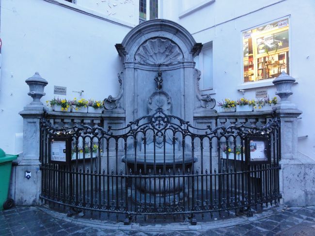 「小便小僧」　です。<br /><br /><br />「薄暗い」　のでまた来ます。