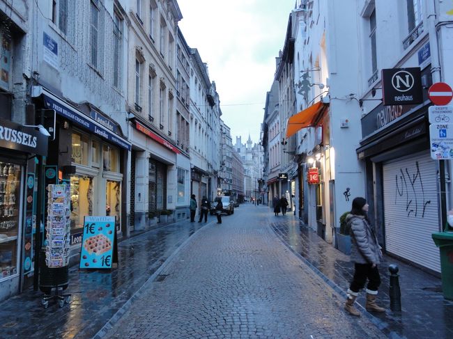 「人」　もほとんどいませんでした。<br /><br /><br />「店」　も閉まっています。