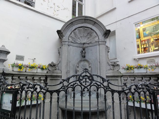 「小便小僧」　です。<br /><br /><br />「グラン・プラス」　から歩いて　「数分」　です。