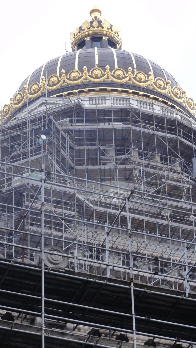 「１９世紀」　の　「最大の建物」　でもあります。　