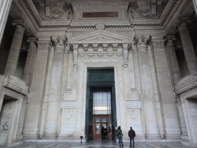 中にも入れます。