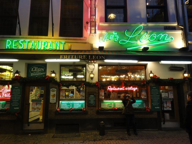 「レオン」　の　「本店」　です。<br /><br /><br />時間があったので入ります。