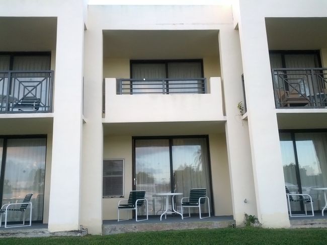 部屋は喫煙室。しかし、たばこの臭いはしなかった。９時まで待てば、ほかにも空室ができると言われたが、折角だから、早く寝たかったので、この部屋にした。