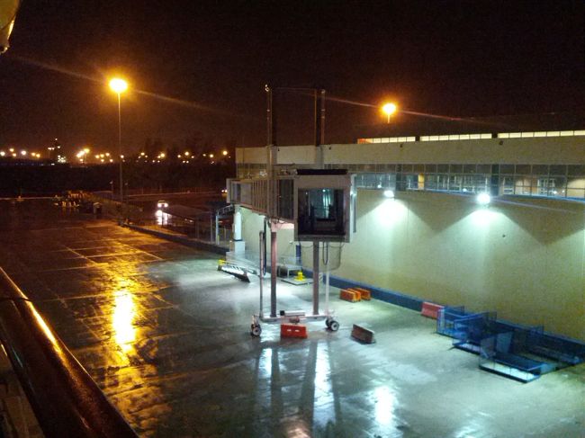 【９日目】<br />早朝、フォートローデーダルに帰港。この日は７隻の船が入港したらしい。下船はスムーズであったが、タクシーを少々（１５分くらい）待つことになった。タクシーでマイアミ空港へ移動した。チップ込みで90ドル。道は空いていたので１時間くらいで着いた。