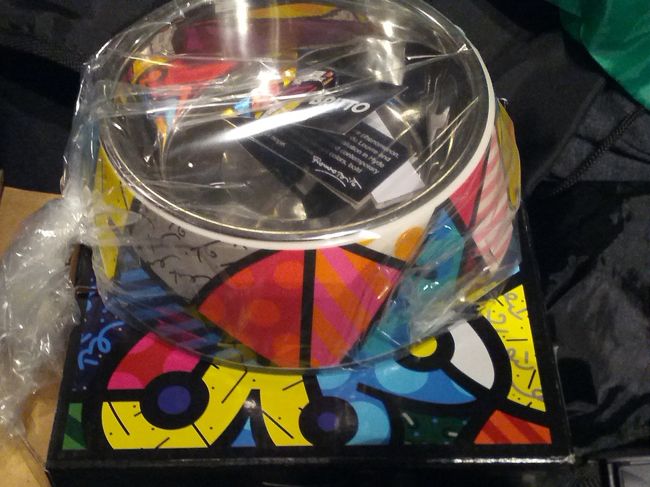 Brittoで買った、飼い犬への土産。エサ入れ。